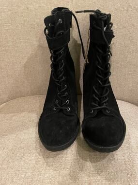 NEW BORN Cass Buckle Lace-Up/Zip Block Heel Boot Black Distressed Suede, S87